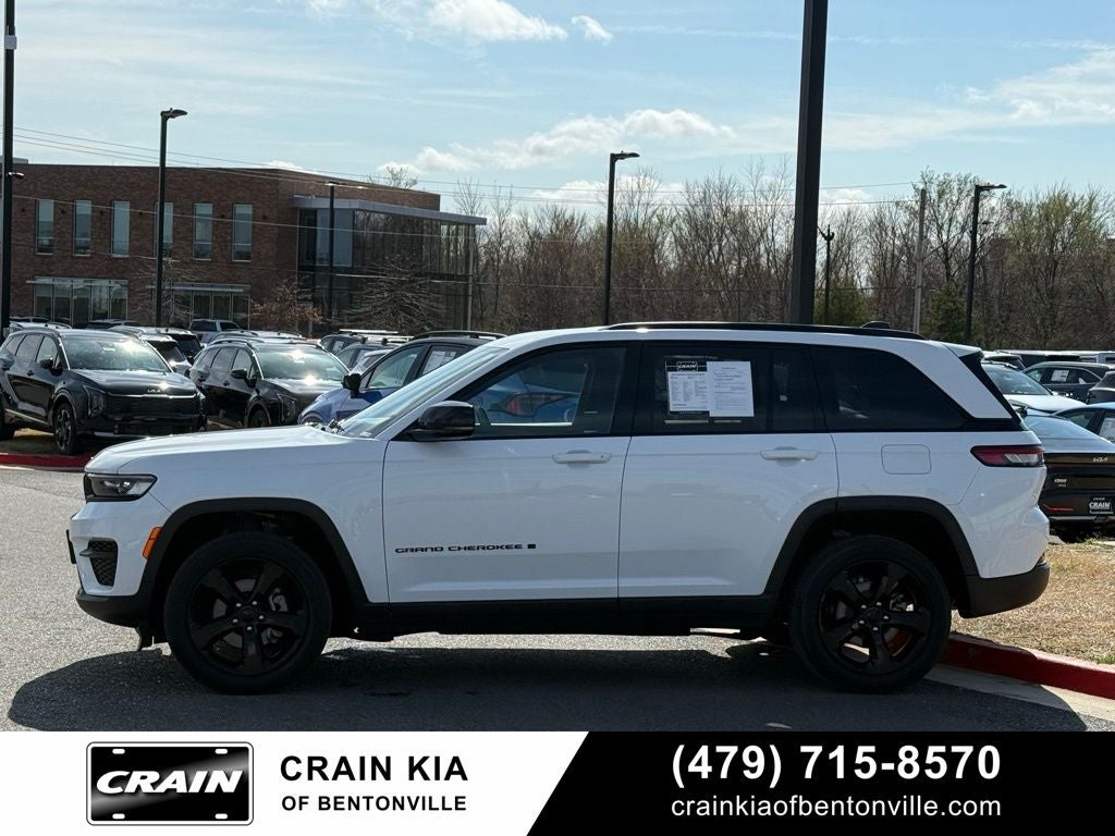 2023 Jeep Grand Cherokee Altitude - 4WD / CARFAX ONE OWNER