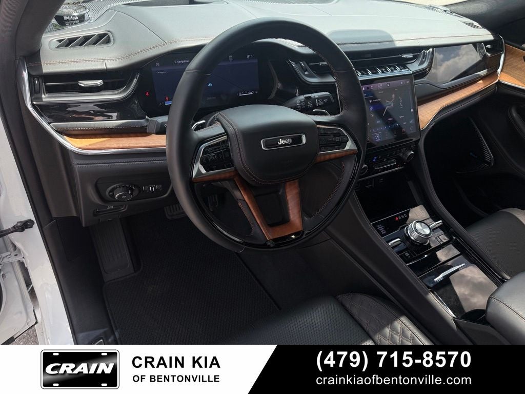 2025 Jeep Grand Cherokee L Summit - 4WD / PANORAMIC SUNROOF