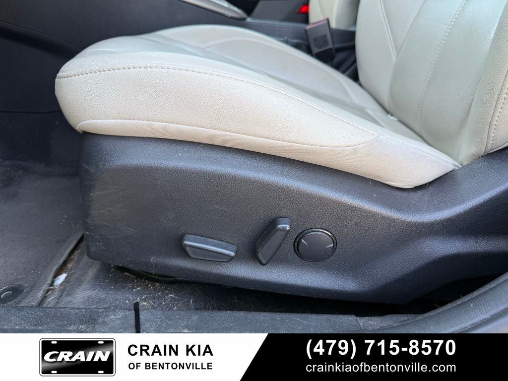 2018 Ford Focus Titanium - SUNROOF / CLEAN CARFAX / LOW MILES!