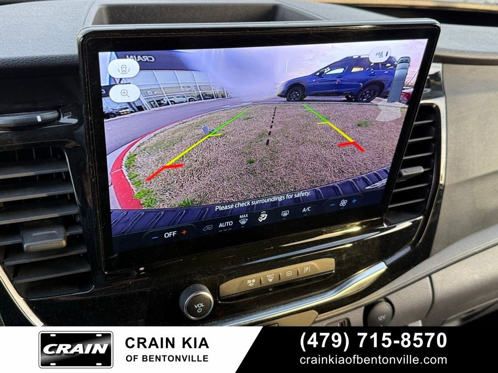 2024 Ford Transit-350 XLT - 12 PASSENGER / CLEAN CARFAX / ONE OWNER