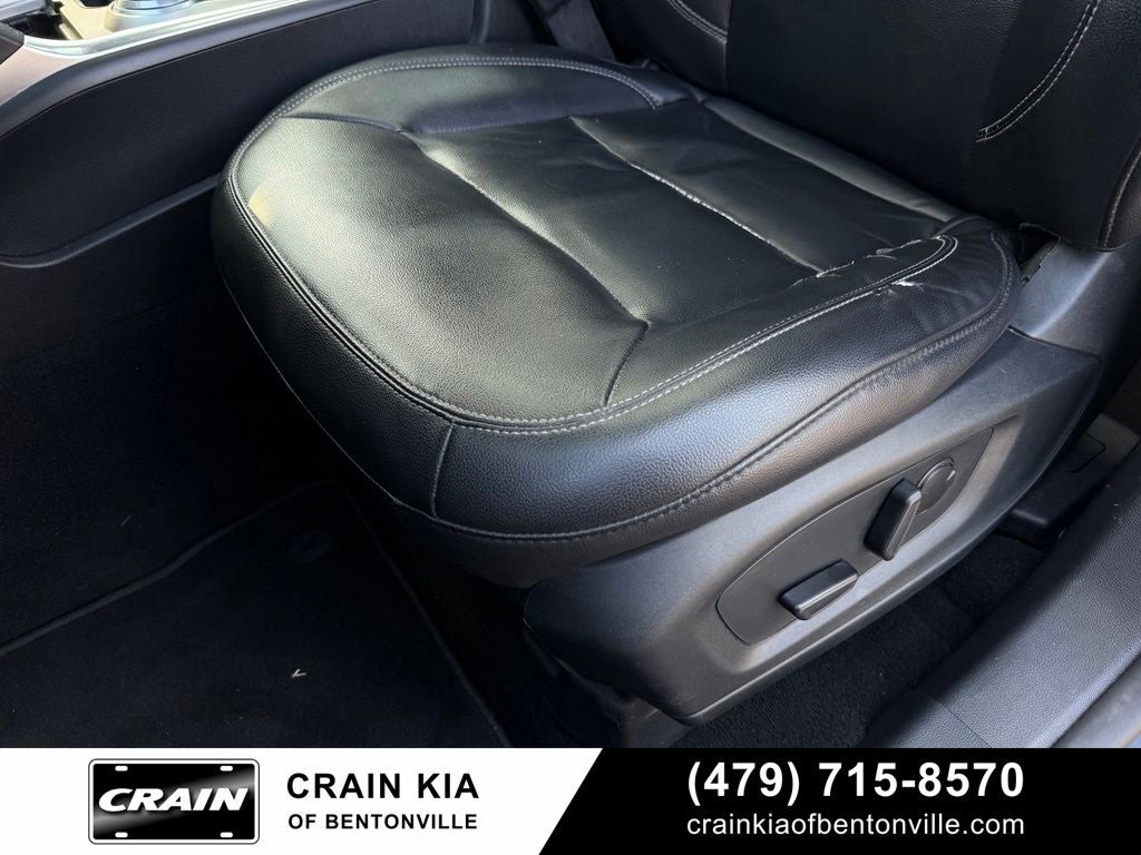 2020 Ford Explorer XLT - 4WD / PANORAMIC SUNROOF / CLEAN CARFAX