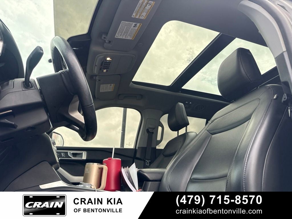 2022 Ford Explorer XLT - 4WD / PANORAMIC SUNROOF / CLEAN CARFAX