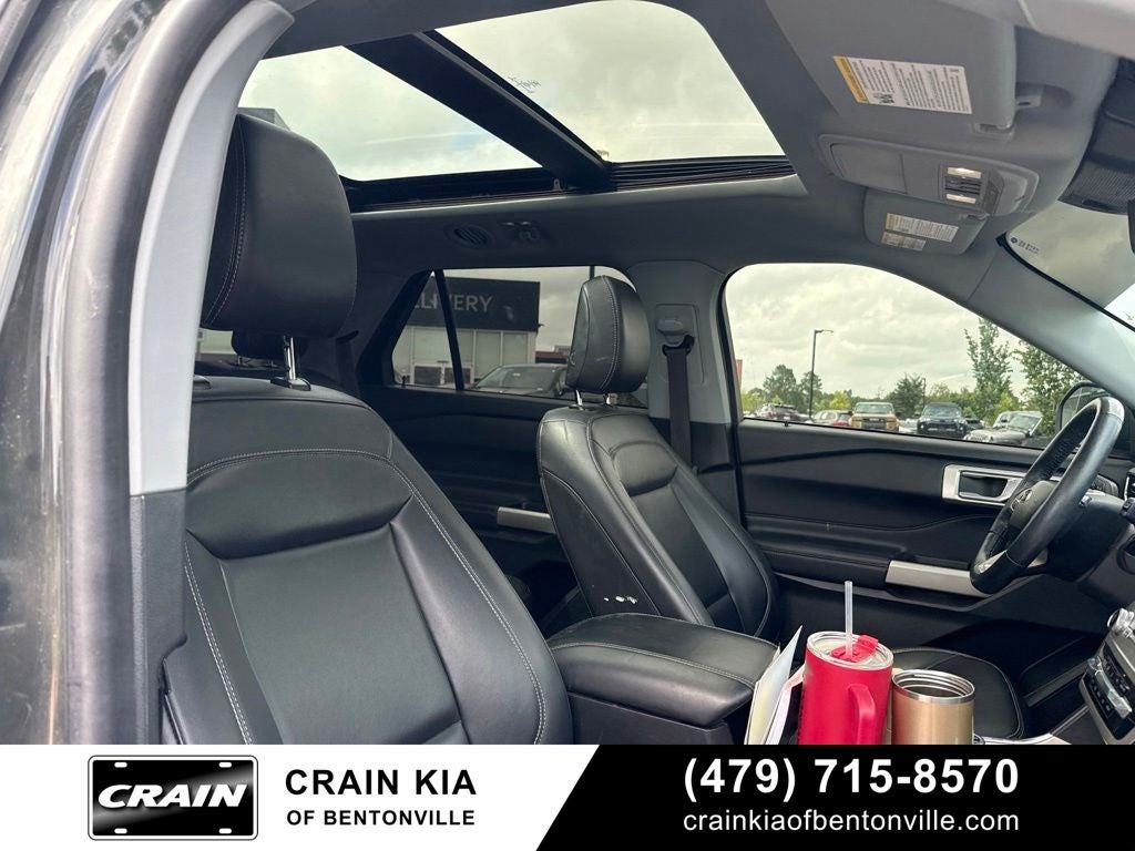 2022 Ford Explorer XLT - 4WD / PANORAMIC SUNROOF / CLEAN CARFAX