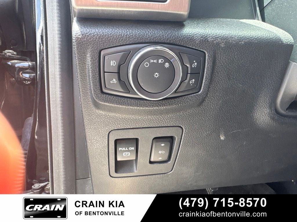 2018 Ford F-150 Platinum - 4WD / PANORAMIC SUNROOF