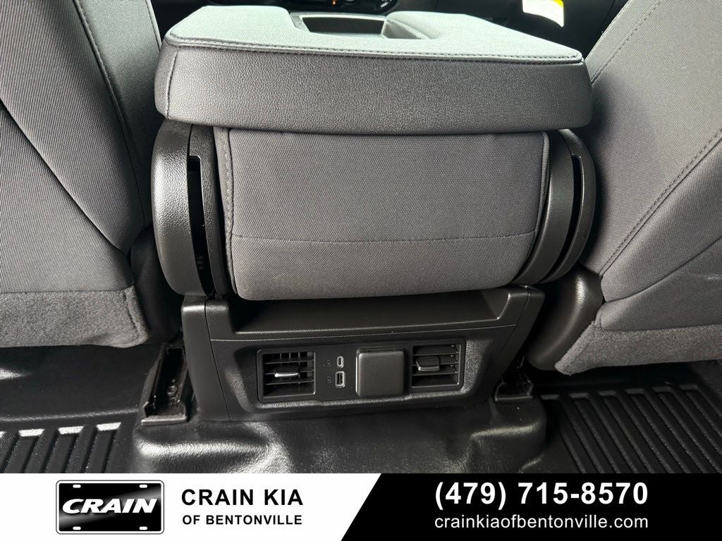 2025 Chevrolet Silverado 2500HD LT - 4WD / CLEAN CARFAX / ONE OWNER