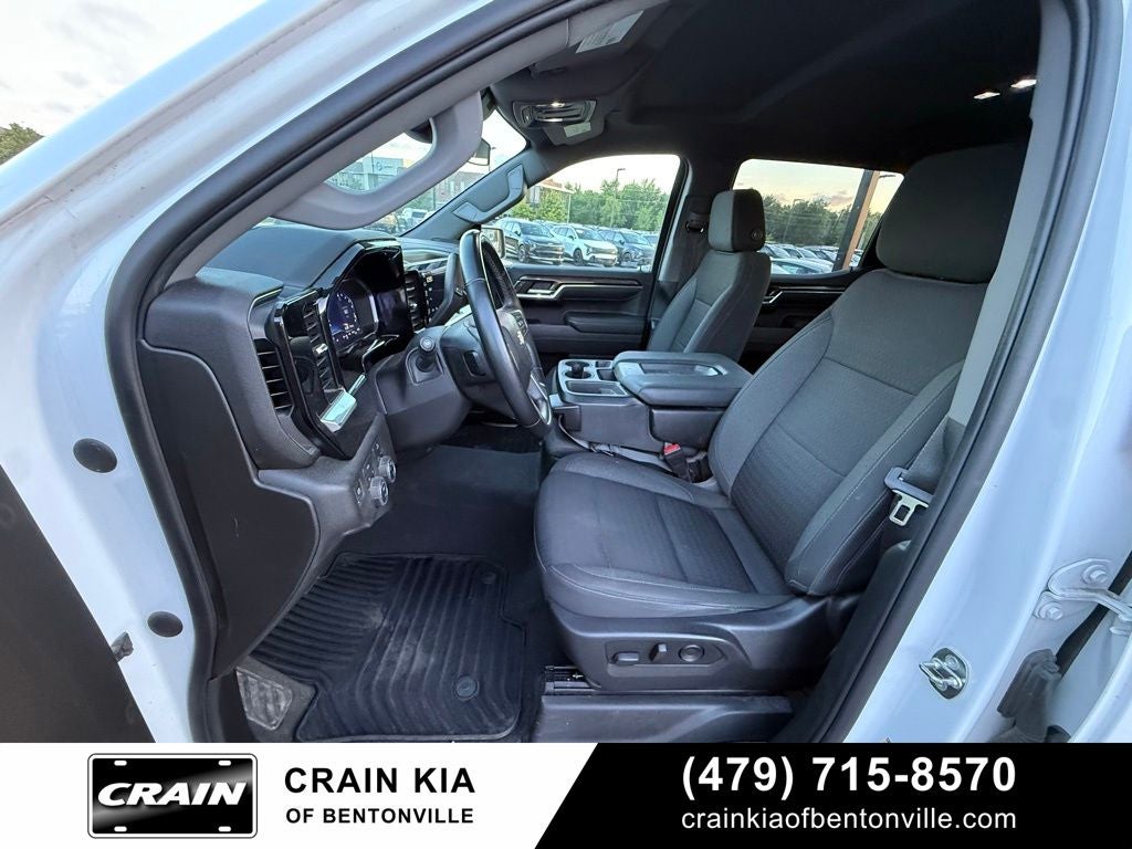 2023 Chevrolet Silverado 1500 LT - 4WD / CLEAN CARFAX / ONE OWNER