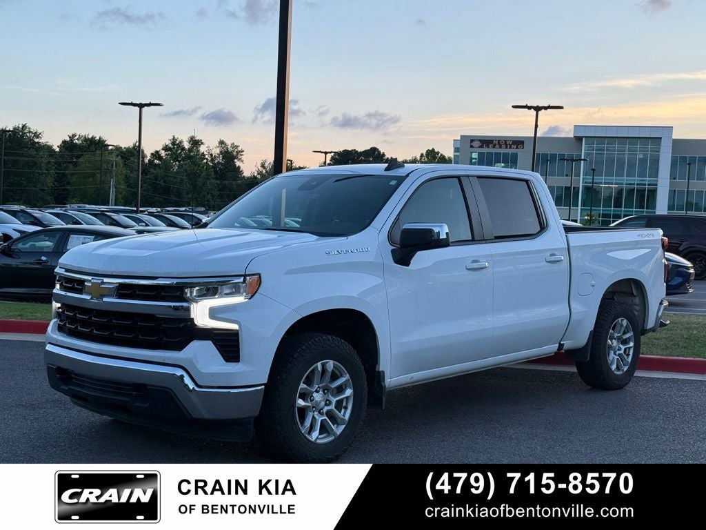 2023 Chevrolet Silverado 1500 LT - 4WD / CLEAN CARFAX / ONE OWNER