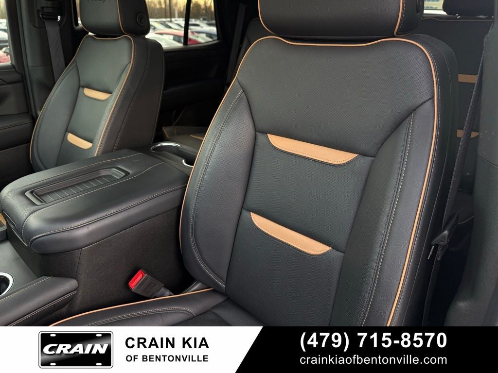 2024 GMC Yukon AT4 - 4WD / PANORAMIC SUNROOF / CLEAN CARFAX