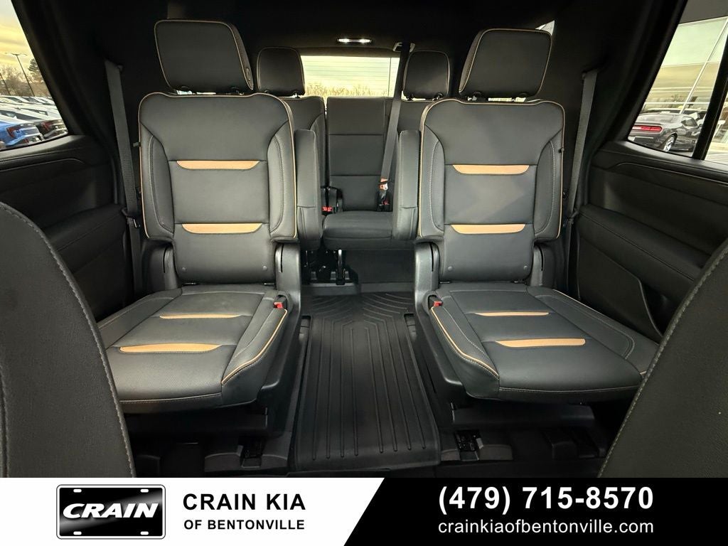2024 GMC Yukon AT4 - 4WD / PANORAMIC SUNROOF / CLEAN CARFAX