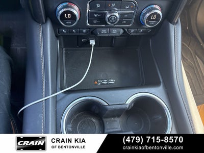 2022 GMC Yukon AT4 - 4WD / PANORAMIC SUNROOF / CLEAN CARFAX