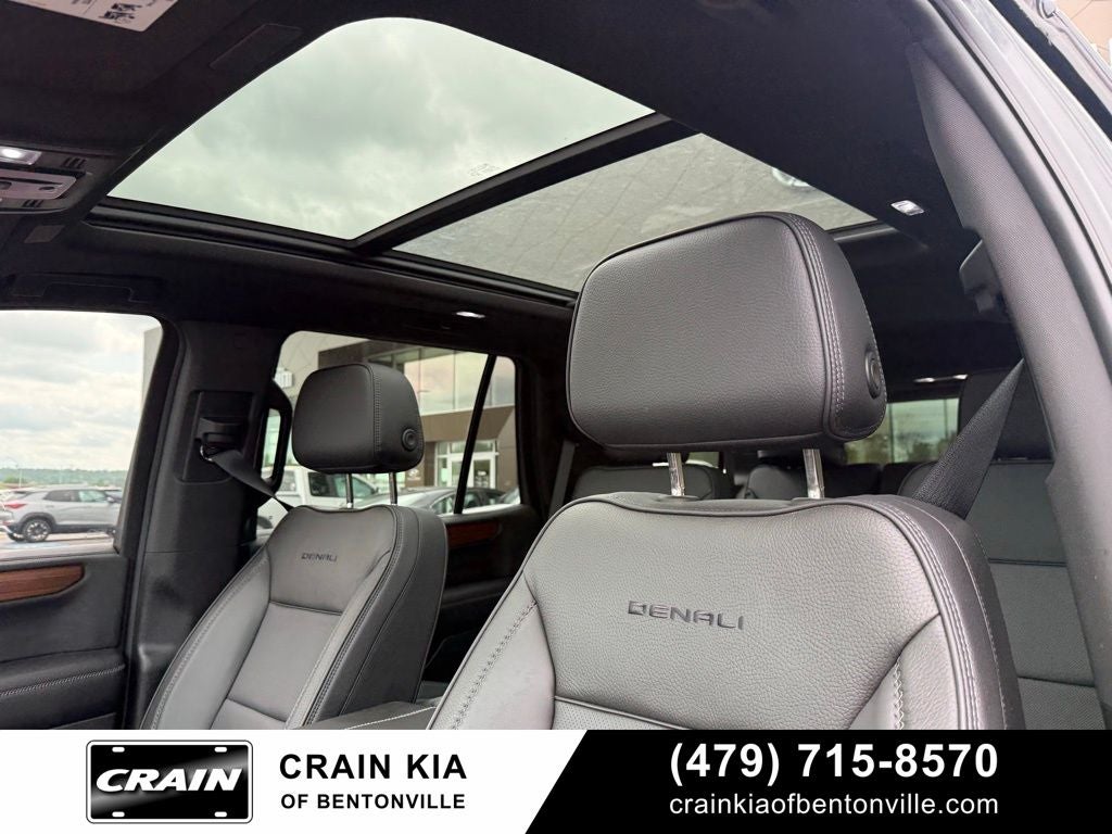 2026 GMC Yukon Denali - 4WD / PANORAMIC SUNROOF / CLEAN CARFAX
