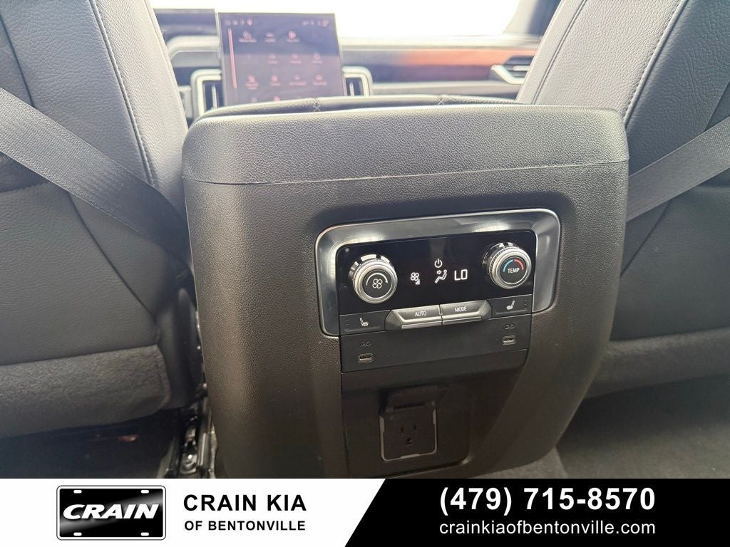 2026 GMC Yukon Denali - 4WD / PANORAMIC SUNROOF / CLEAN CARFAX