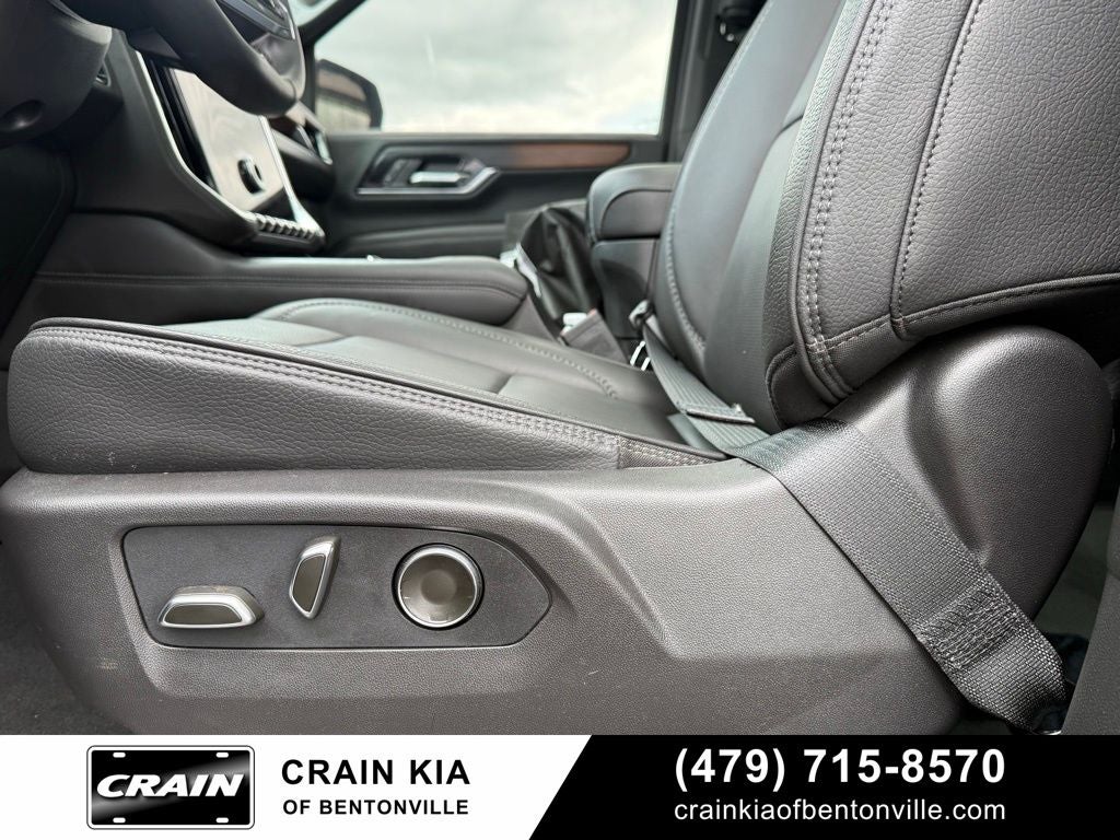 2026 GMC Yukon Denali - 4WD / PANORAMIC SUNROOF / CLEAN CARFAX