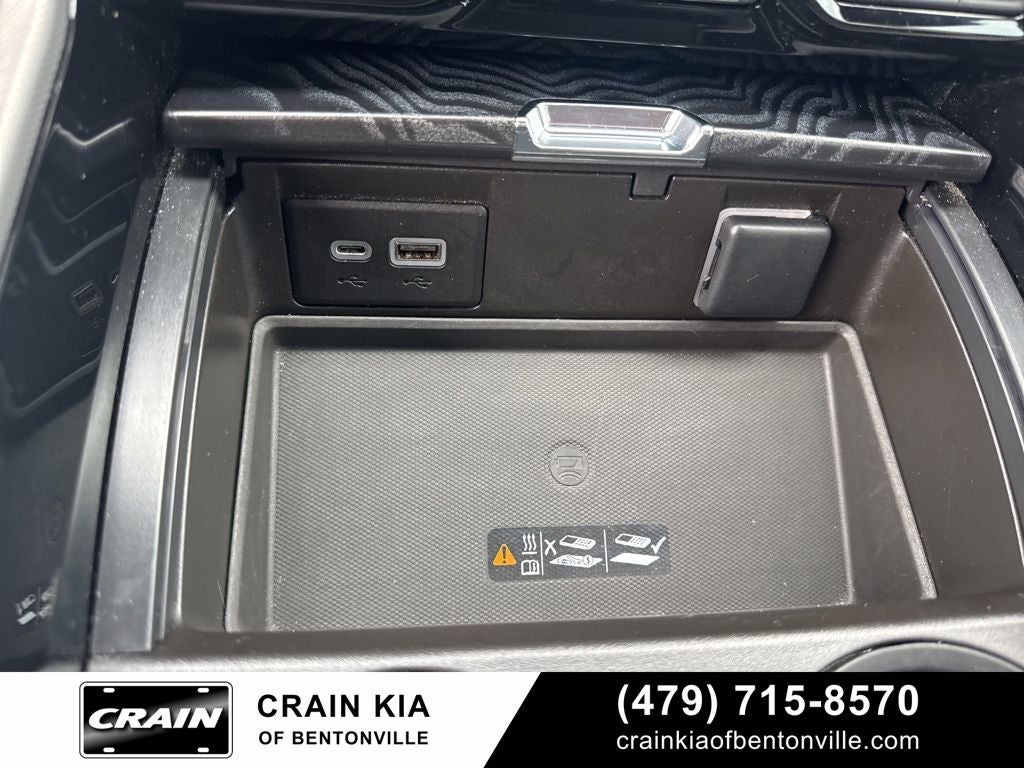 2022 GMC Yukon XL Denali - 4WD / CLEAN CARFAX