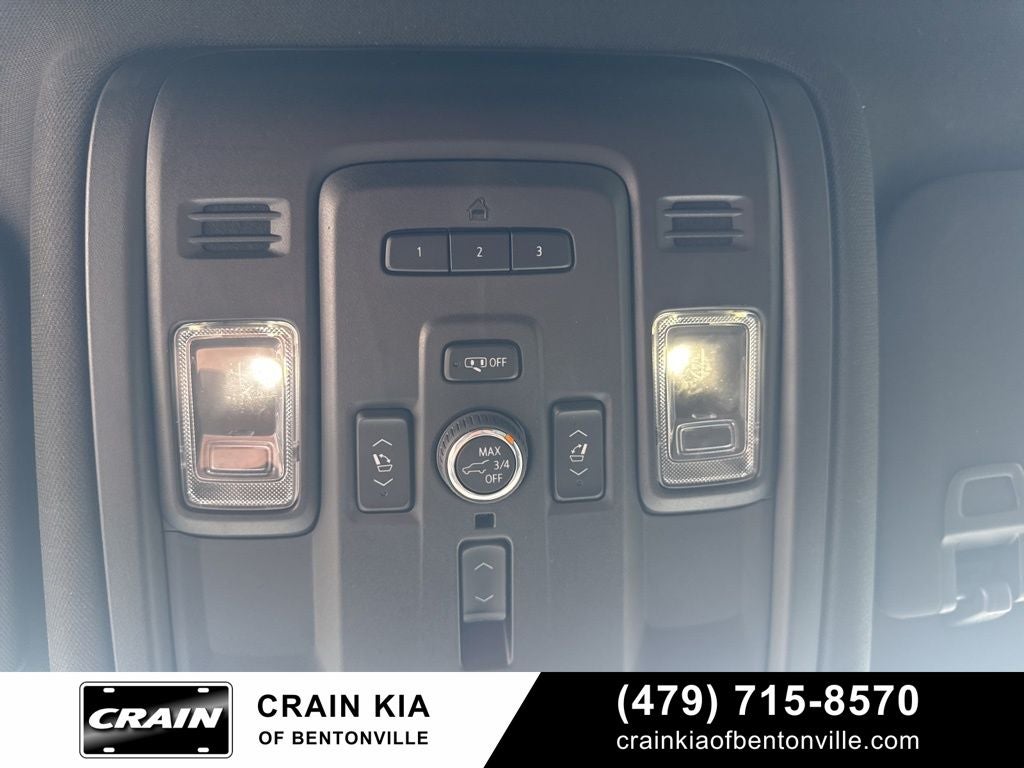 2022 GMC Yukon XL Denali - 4WD / CLEAN CARFAX