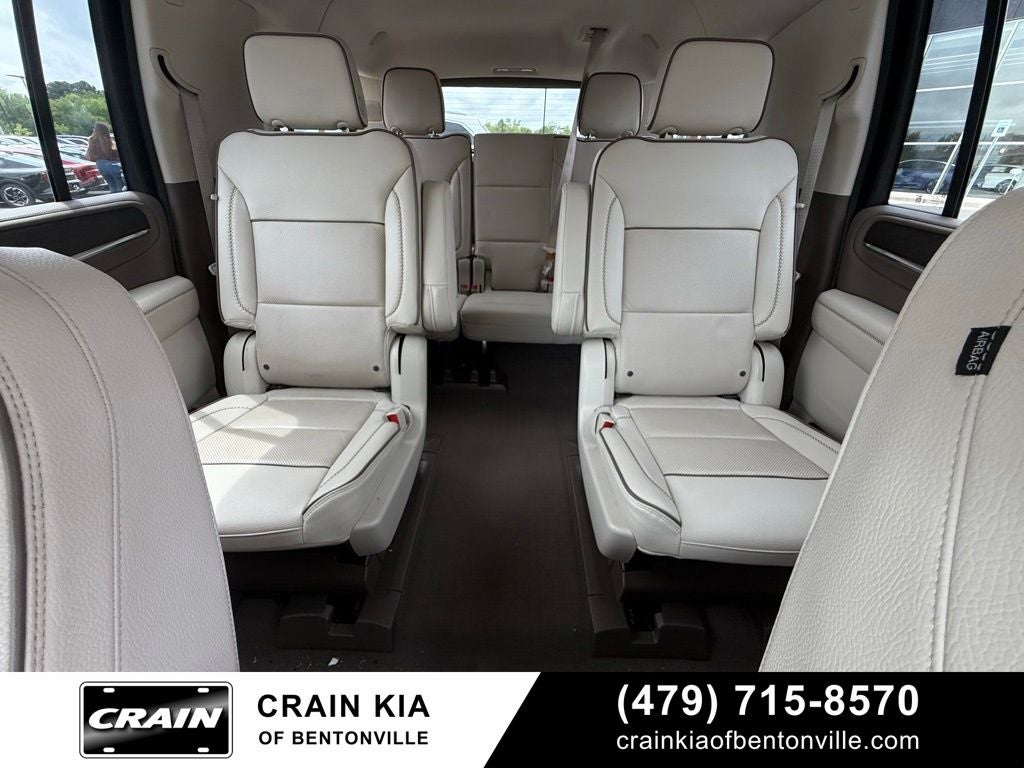 2022 GMC Yukon XL Denali - 4WD / CLEAN CARFAX / ONE OWNER