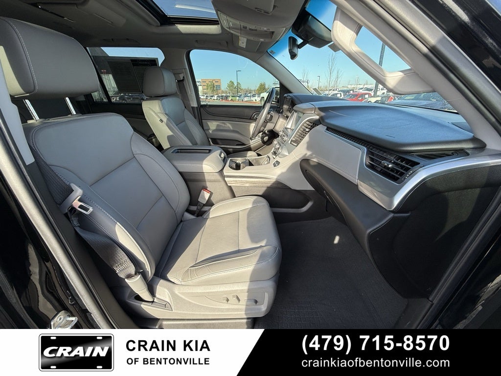 2019 Chevrolet Suburban LT - 4WD / SUNROOF / CLEAN CARFAX