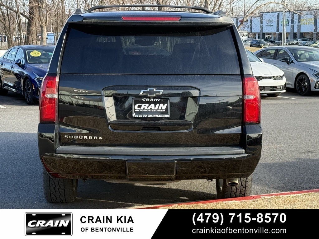 2019 Chevrolet Suburban LT - 4WD / SUNROOF / CLEAN CARFAX