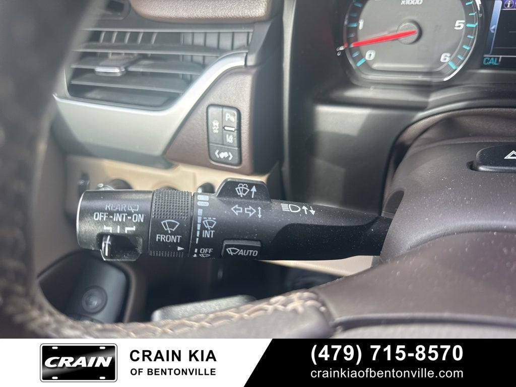 2015 Chevrolet Suburban LTZ - 4WD / SUNROOF / DVD / CLEAN CARFAX