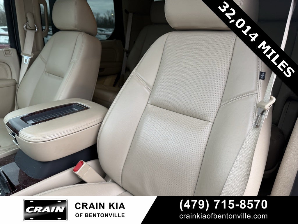 2014 Cadillac Escalade Premium - AWD / CLEAN CARFAX / VERY LOW MILES!