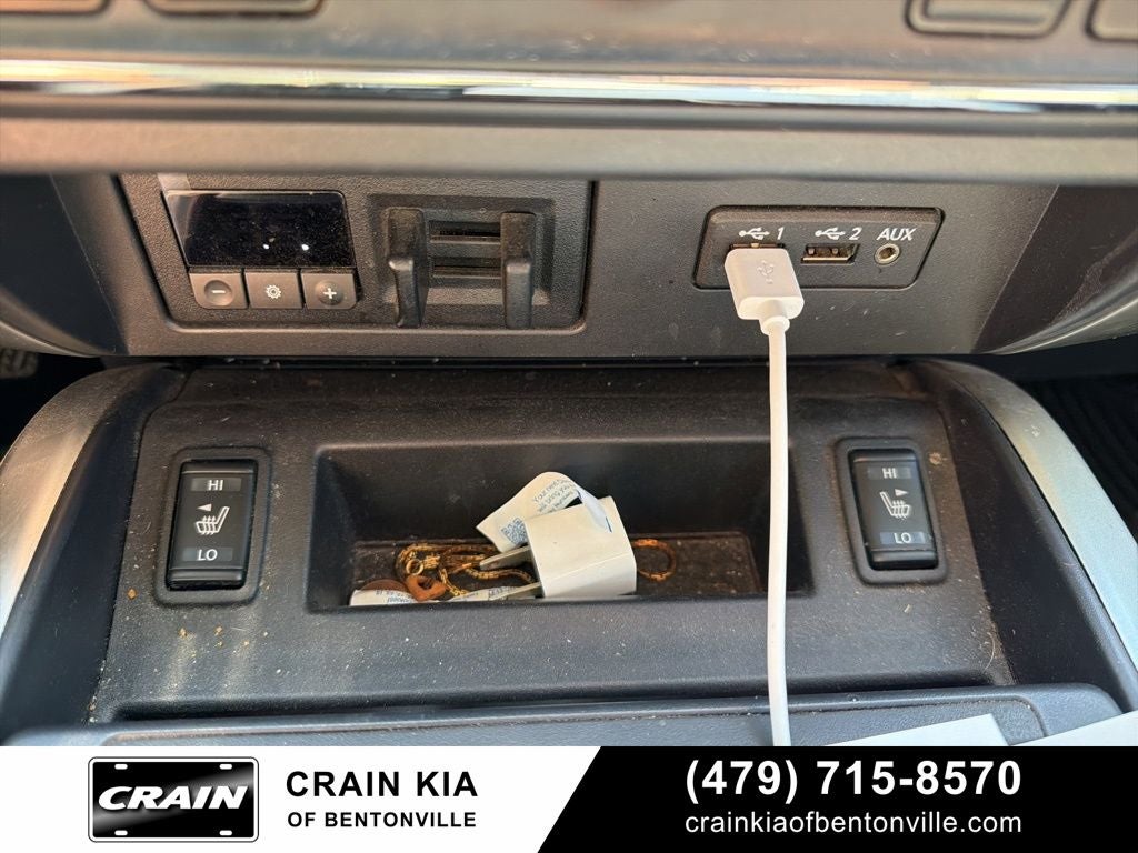 2019 Nissan Titan XD SV - 4WD / CLEAN CARFAX / ONE OWNER