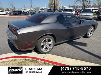 2013 Dodge Challenger SXT - CLEAN CARFAX HISTORY