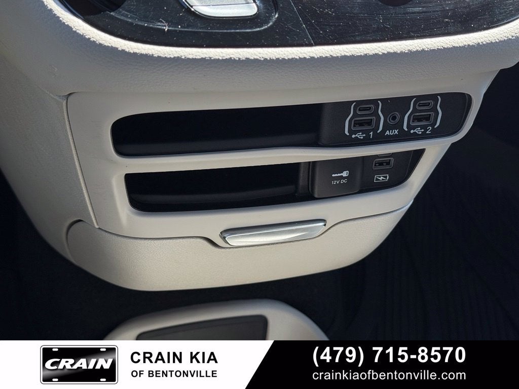 2022 Chrysler Pacifica Hybrid Touring L - CLEAN CARFAX / ONE OWNER