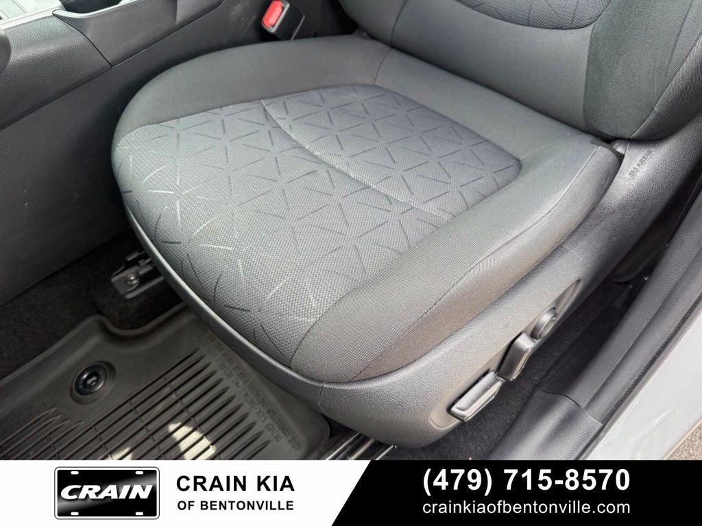 2021 Toyota RAV4 XLE - AWD / CLEAN CARFAX / ONE OWNER