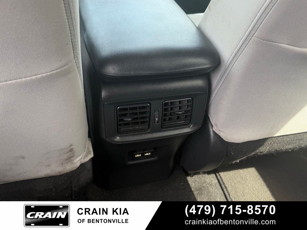 2021 Toyota RAV4 XLE - CLEAN CARFAX HISTORY