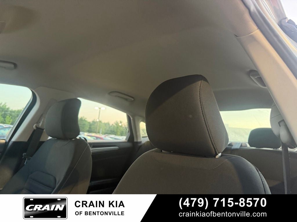 2017 Ford Fusion SE - CLEAN CARFAX