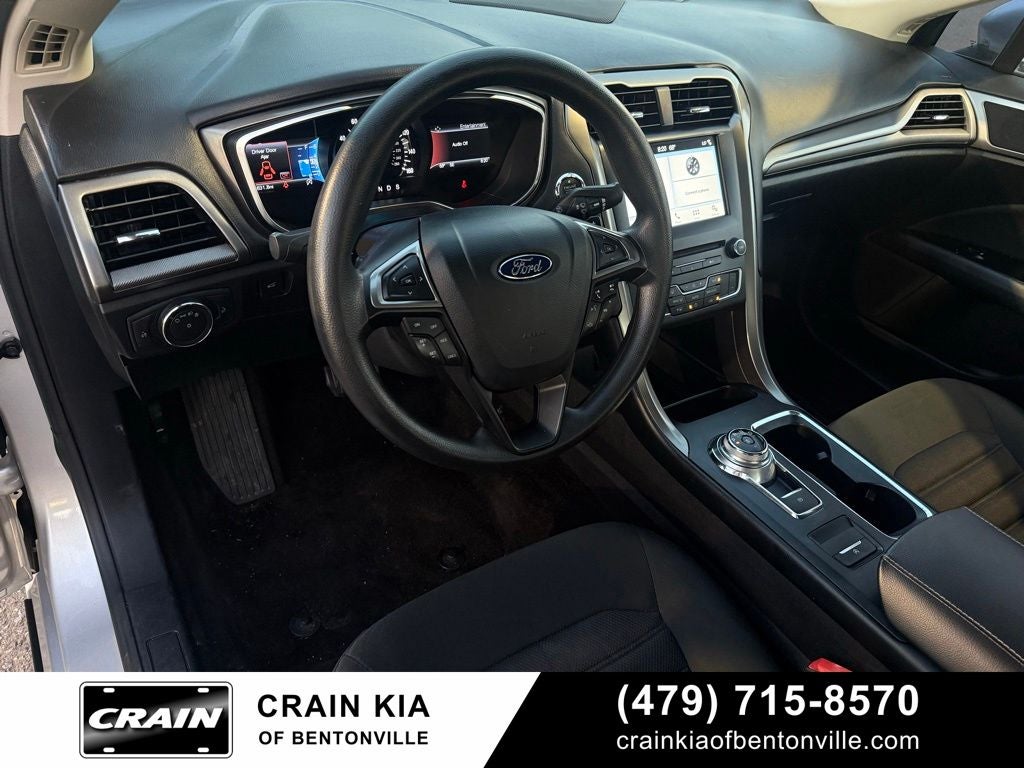 2017 Ford Fusion SE - CLEAN CARFAX