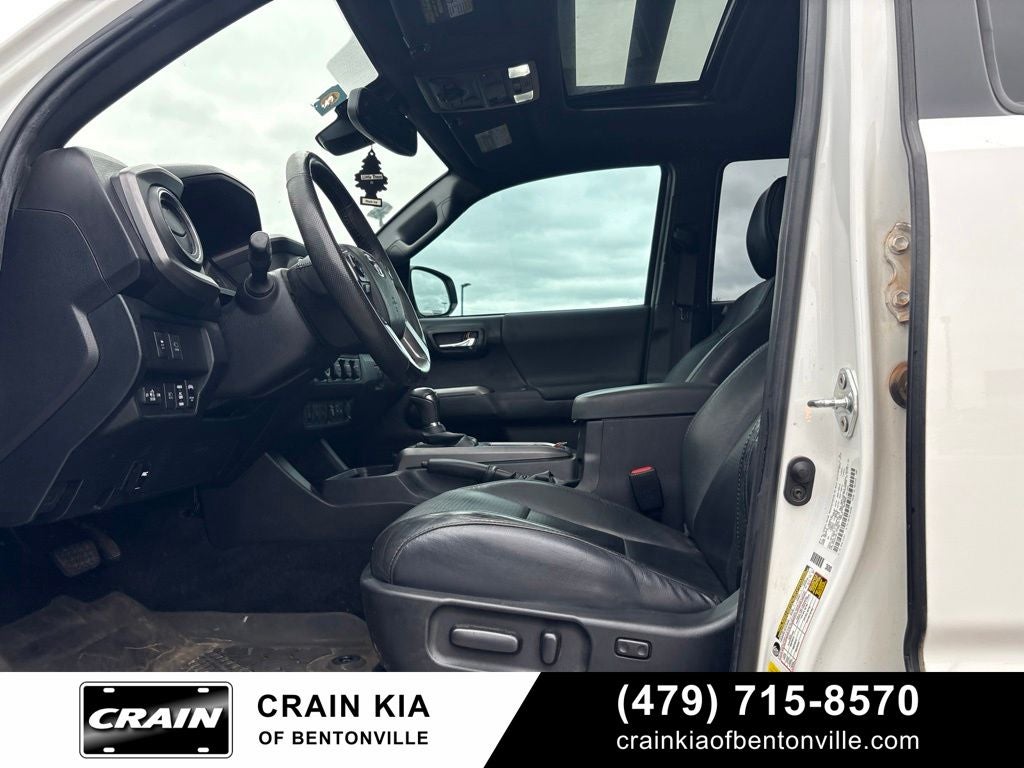 2022 Toyota Tacoma TRD Off-Road Premium V6 - 4WD / SUNROOF / CLEAN CARFAX / LIFTED
