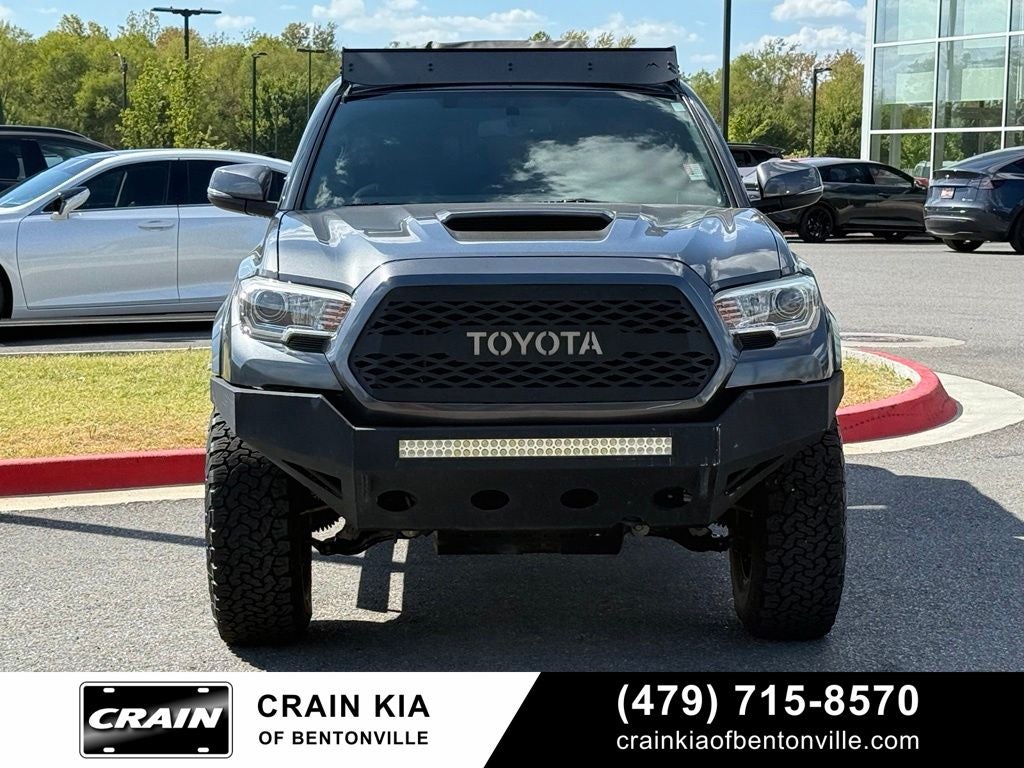 2017 Toyota Tacoma TRD Sport V6 - 4WD / CLEAN CARFAX / LIFTED!