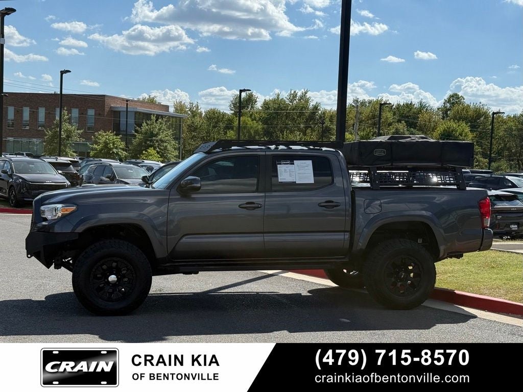 2017 Toyota Tacoma TRD Sport V6 - 4WD / CLEAN CARFAX / LIFTED!