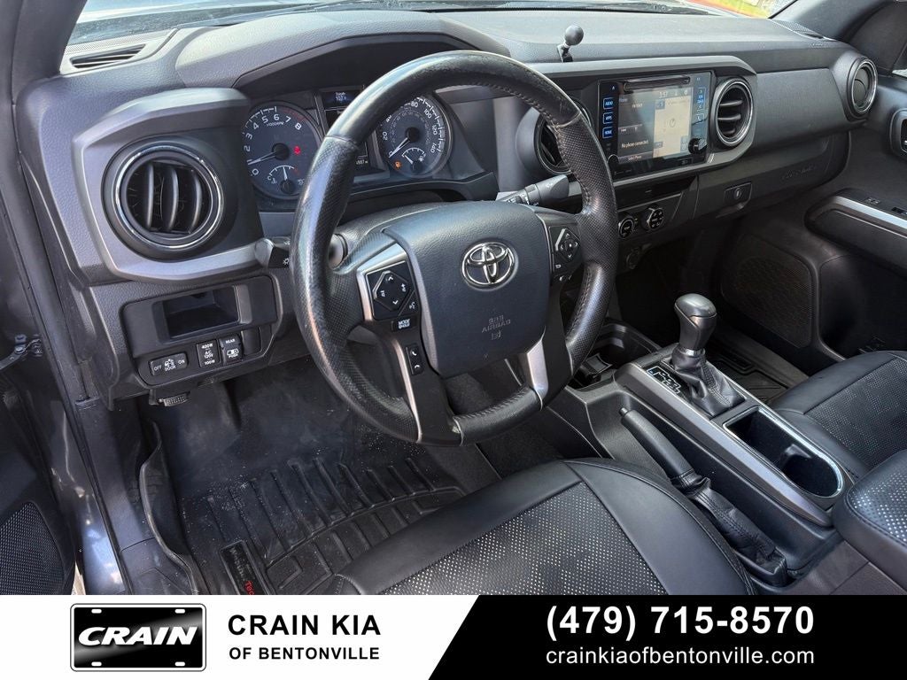 2017 Toyota Tacoma TRD Sport V6 - 4WD / CLEAN CARFAX / LIFTED!