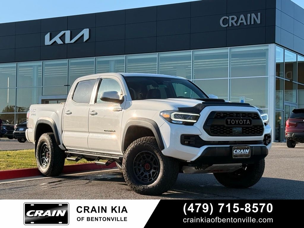 2022 Toyota Tacoma TRD Pro V6 - 4WD / SUNROOF / ONE OWNER
