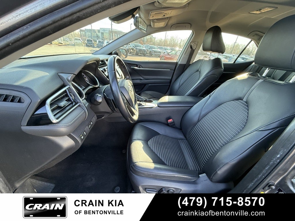 2018 Toyota Camry SE - LEATHER