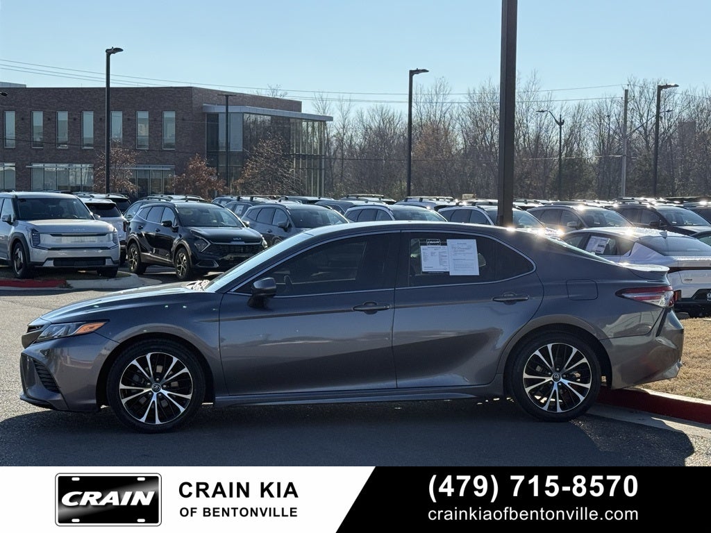 2018 Toyota Camry SE - LEATHER