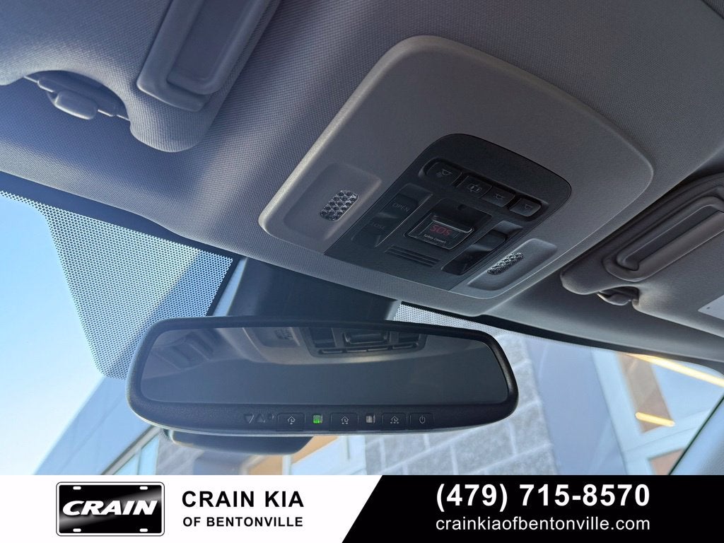 2019 Toyota Camry SE - SUNROOF / CLEAN CARFAX