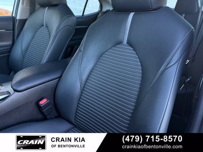 2019 Toyota Camry SE - SUNROOF / CLEAN CARFAX