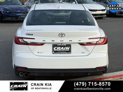 2025 Toyota Camry SE - CLEAN CARFAX / ONE OWNER