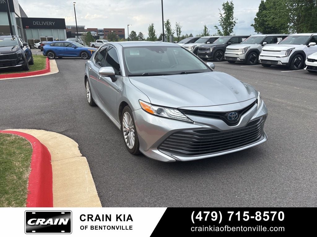2020 Toyota Camry Hybrid XLE - HYBRID!