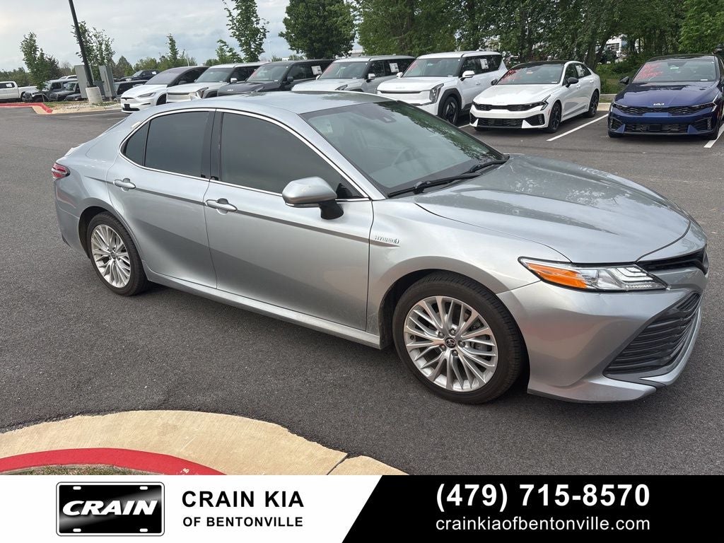 2020 Toyota Camry Hybrid XLE - HYBRID!