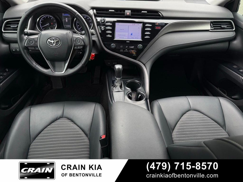 2020 Toyota Camry SE - CLEAN CARFAX / ONE OWNER
