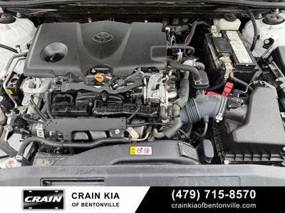 2020 Toyota Camry SE - CLEAN CARFAX / ONE OWNER