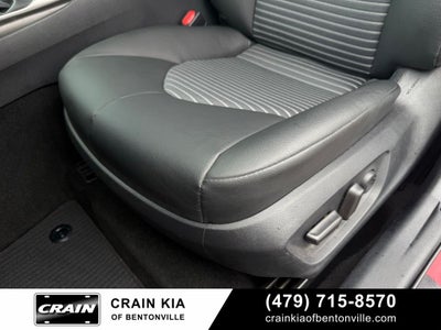2023 Toyota Camry SE - CLEAN CARFAX / ONE OWNER