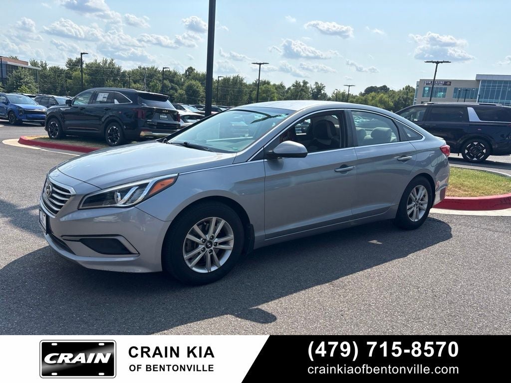 2017 Hyundai SONATA SE