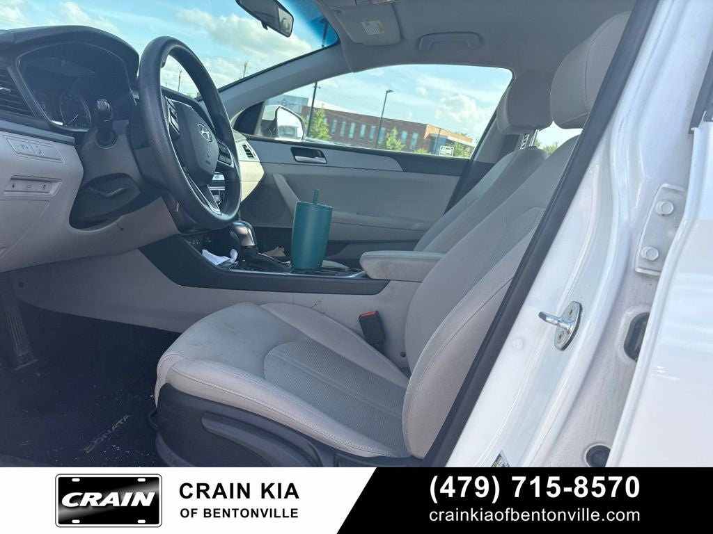 2019 Hyundai SONATA SE - CARFAX ONE OWNER