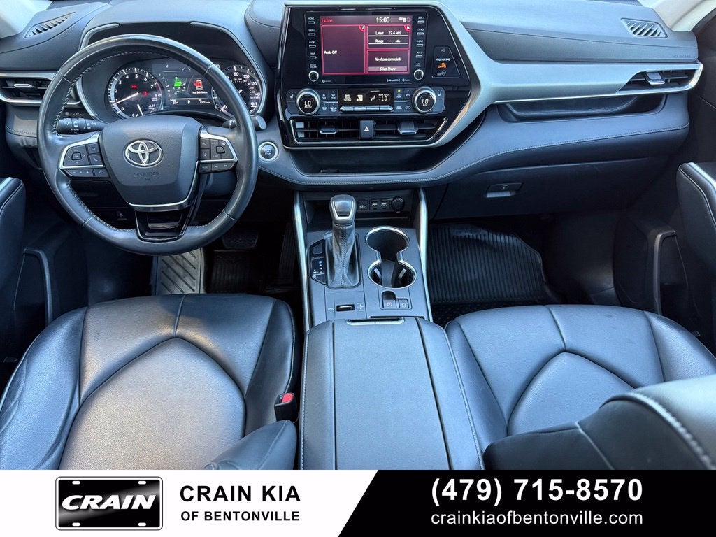 2021 Toyota Highlander XLE - SUNROOF