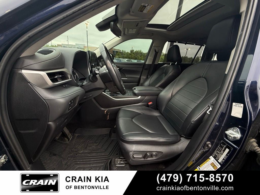 2023 Toyota Highlander XLE - AWD / SUNROOF